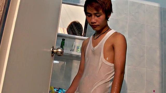 WAM amateur Asia solo twink wanking under shower