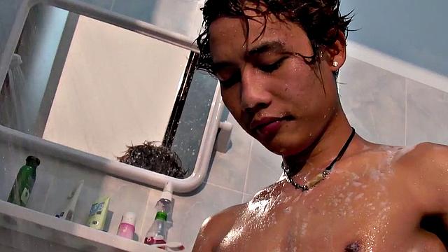 WAM amateur Asia solo twink wanking under shower