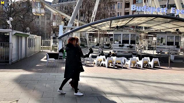 зрелая Merce трахается с лесбиянкой на страпоне