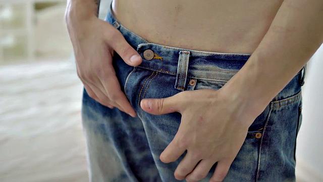 Handsome athletic twink wanking in solo session