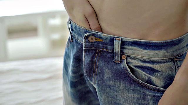 Handsome athletic twink wanking in solo session