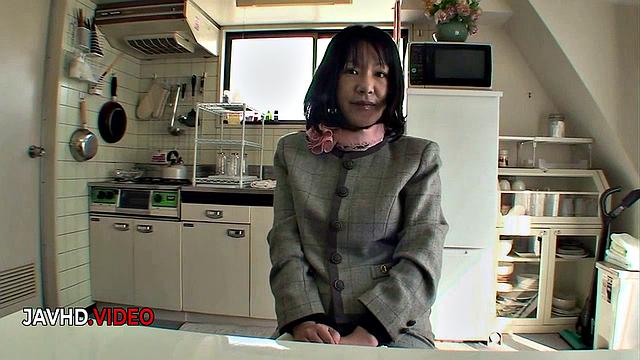 Kiyoe Majima's Playtime: Vibrator Action on Her Hairy Pussy