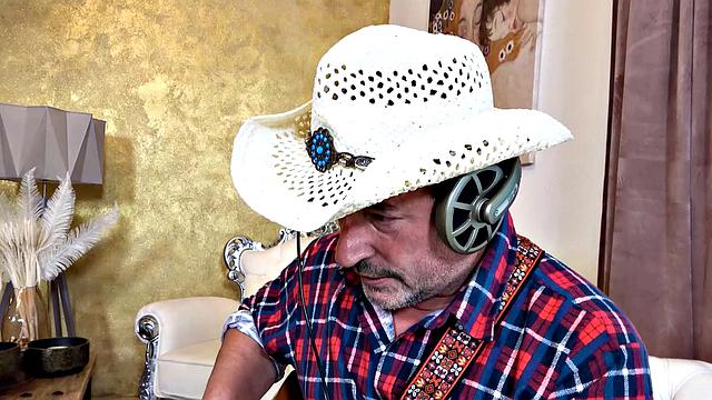 Experience the wildest fuck with a real rock star from the bygone age!