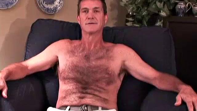 Those of you who have followed me for a long time know that I love hairy men, like this one! Jessie is originally from Georgia, moved to Florida, married and had a family, got divorced, and is now back in Georgia.