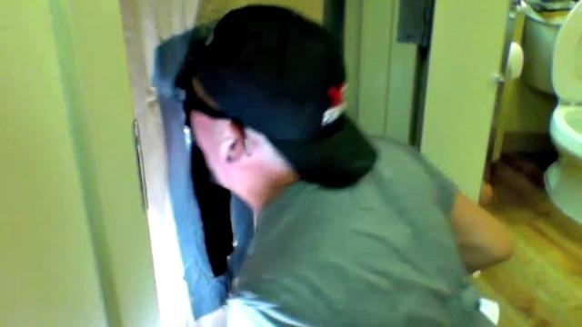 Black Cock Gets A Gloryhole Blowjob
