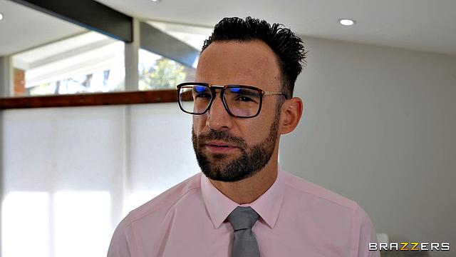 Коко соблазняет отчима парня и устраивает жаркий секс втроём с мачехой и бойфрендом.