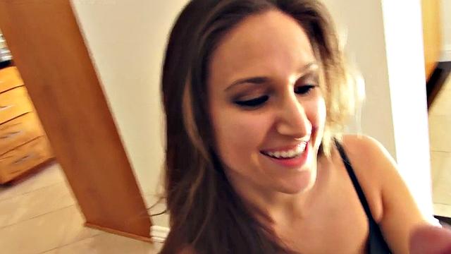 Amateur anal babe rims and deepthroats BF at home before anal