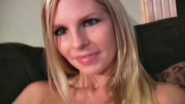 Aimee Addison Wants to Play With Pantyhose Fetish