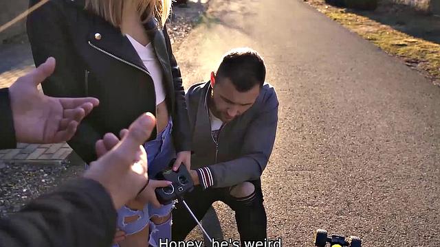 чешская брюнетка сдает жопу на pov и изменяет парню