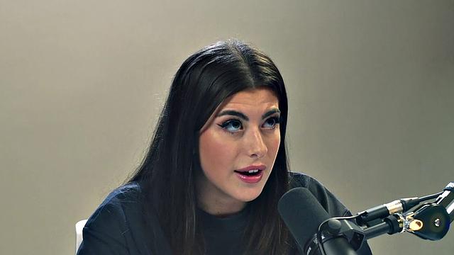 Hairy solo amateur babe rubs pussy after casting