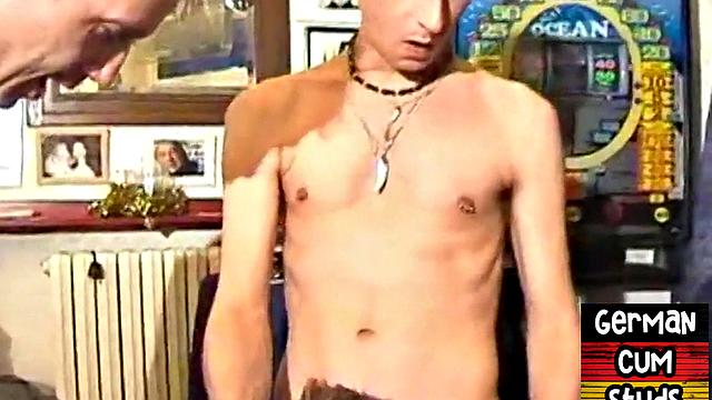 старые немецкие жеребцы сходят с ума в дерзком тройничке