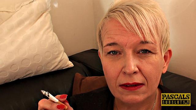 Скарла Своллоуз доводит себя до безумия и лишает себя оргазма снова и снова