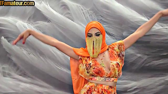 Arab hijab amateur pussynailed in passionate POV