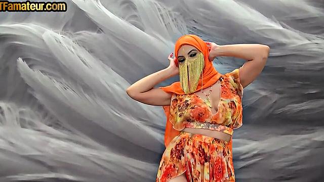 Arab hijab amateur pussynailed in passionate POV