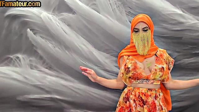 Arab hijab amateur pussynailed in passionate POV