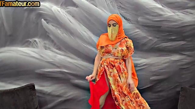 Arab hijab amateur pussynailed in passionate POV