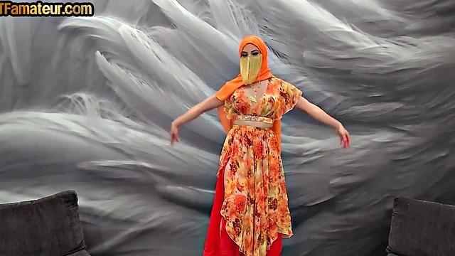 Arab hijab amateur pussynailed in passionate POV