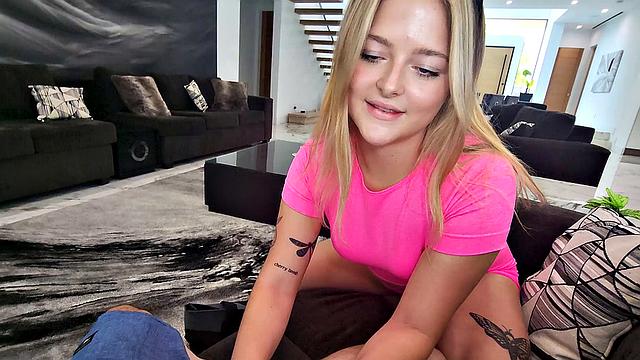 My Stepsis, the Cheerleader