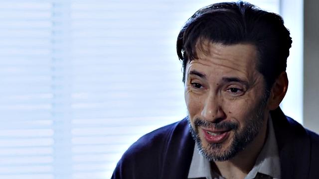 милфа с вечным аппетитом - глотает, пока кровать не скрипит