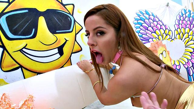 Raising The Bar with Vanna