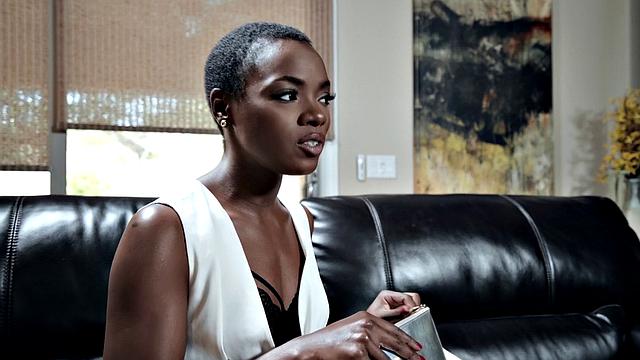 Pearl Necklace For a Thieving Date: A sneaky fuck & deepthroat blowjob with small tits MILF