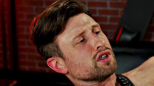 Assfisted stud in leather gets rimming before anal fisting