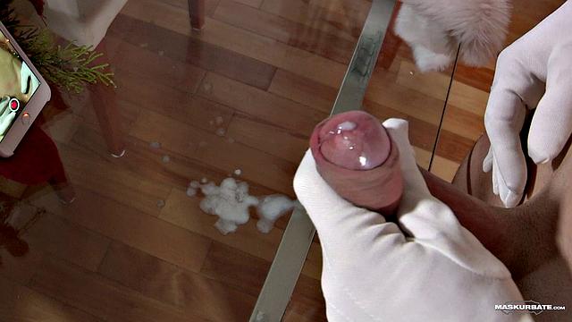 Santa Ricky Spews His Gift On The Table - Maskurbate
