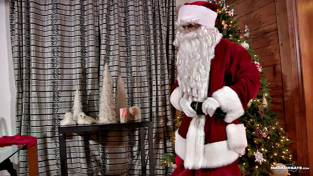 Santa Ricky Spews His Gift On The Table - Maskurbate