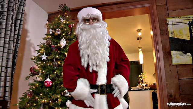 Santa Ricky Spews His Gift On The Table - Maskurbate