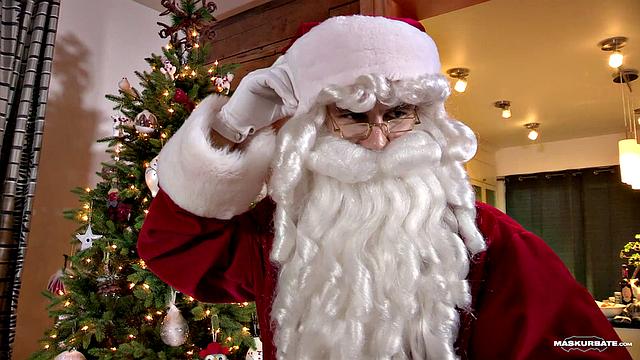 Санта Рикки валит мощную порцию прямо на стол