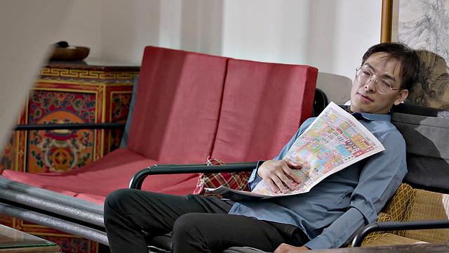 Xiaoqi is new and needs to practice her erotic massage