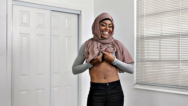 Pleasuring My Stepsister In Hijab