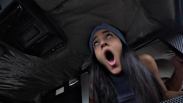 Real babe fucked in backseat for free taxi ride