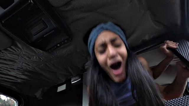 Real babe fucked in backseat for free taxi ride