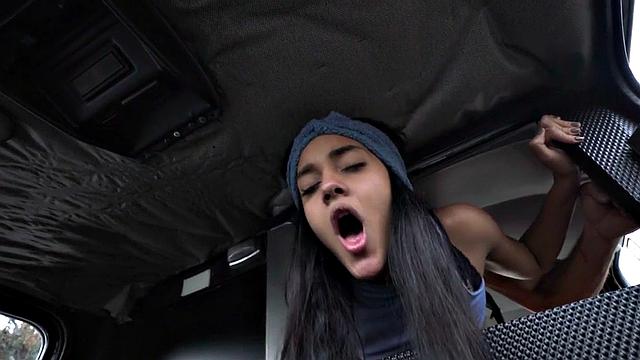 Real babe fucked in backseat for free taxi ride