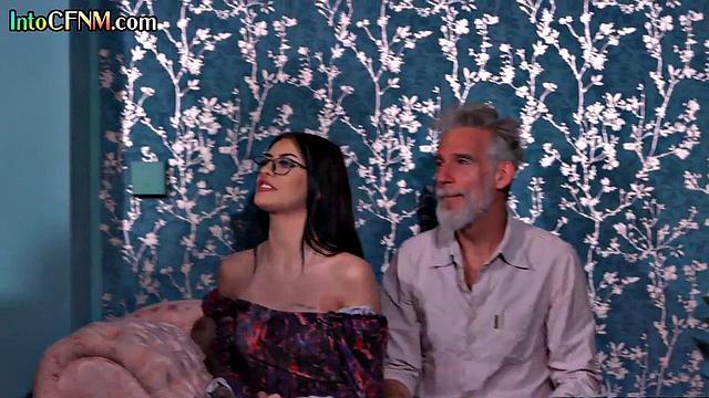 Horny CFNM babe gets banged by lucky DILF