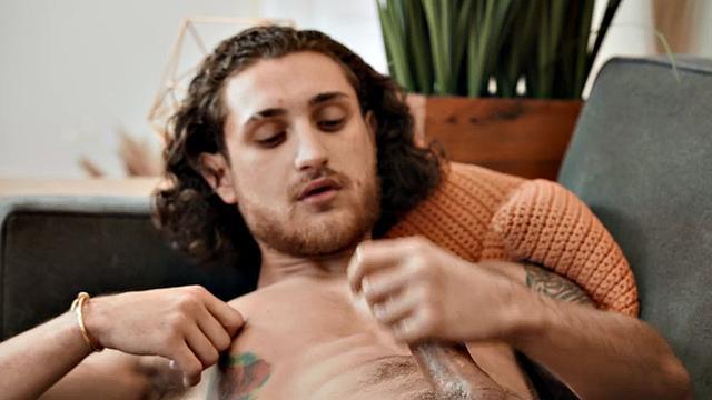 Inked amateur jock solo wanking his loaded cock