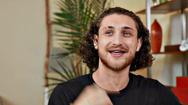 Inked amateur jock solo wanking his loaded cock