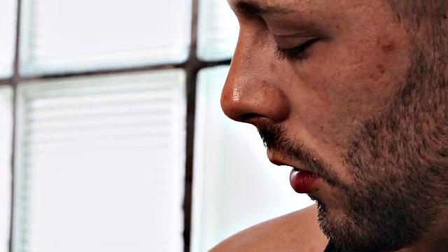 21yo bi slut peggign guy's ass with strapon in threesome