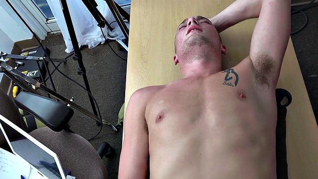 Gay dude fucks white guy in doggystyle in ass