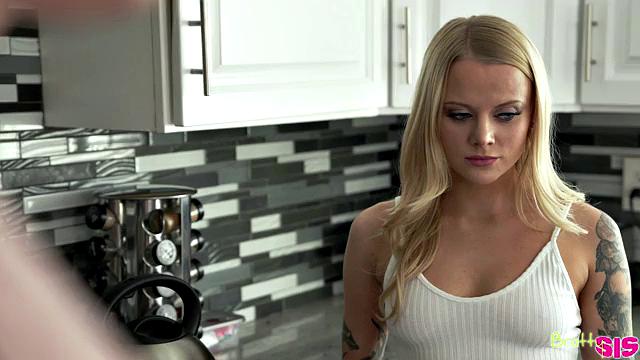 Giving My Step Sister The Finger - S18:E4