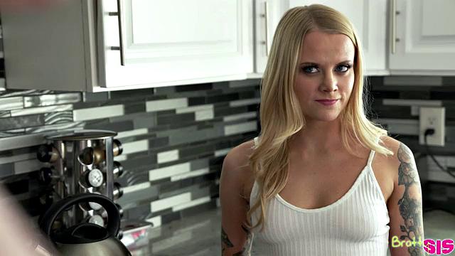 Giving My Step Sister The Finger - S18:E4