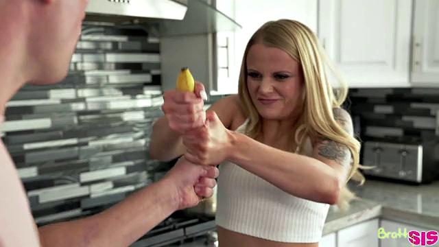 Giving My Step Sister The Finger - S18:E4