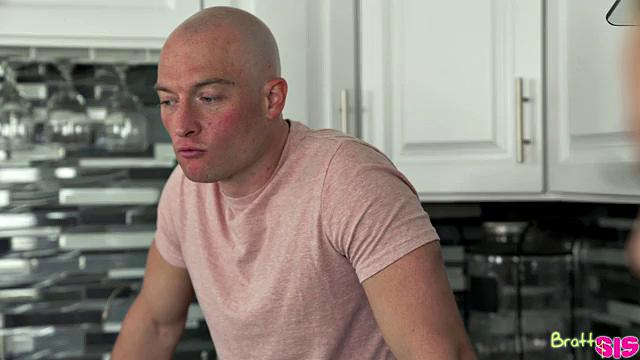 Giving My Step Sister The Finger - S18:E4