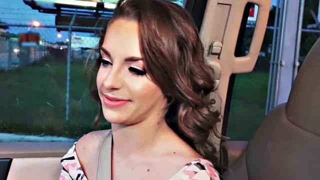 Kimmy Gives Good Road Head in POV car action