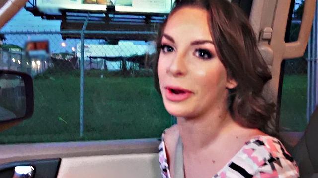 Kimmy Gives Good Road Head in POV car action