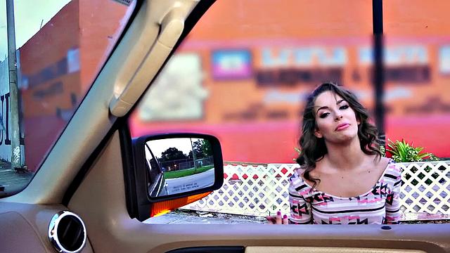 Kimmy Gives Good Road Head in POV car action