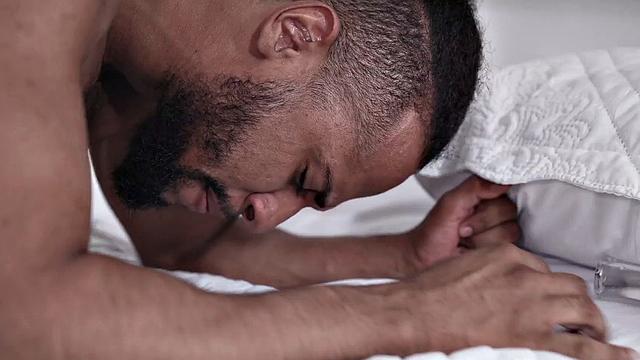 Muscled ebony barebacked by his man