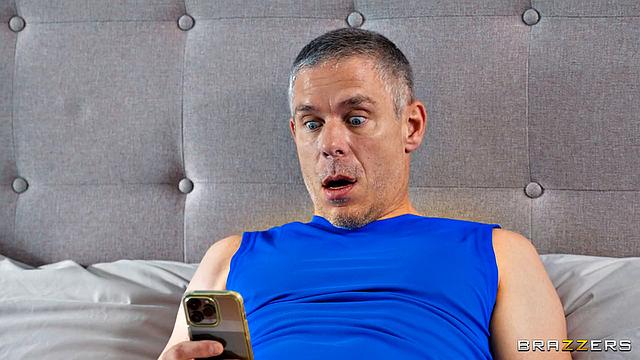пышная мулатка проиграла спор и устроила жаркий тройничок с двумя парнями