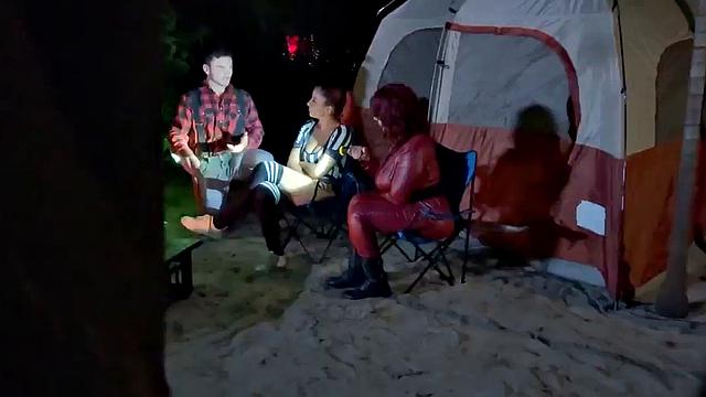 Amateur nympho babes got pussies pounded outdoor